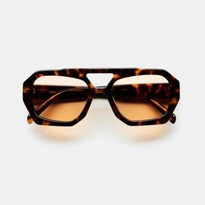 VEHLA River Sunglasses - CHOC/TORT